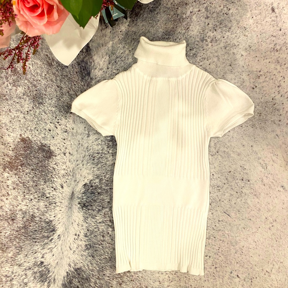 POUT size small white kitted sweater turtleneck short sleeve top